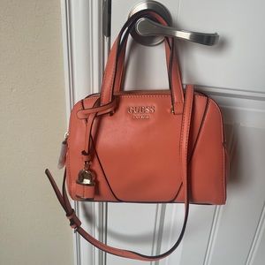 Guess Shawna Small Cali
Satchel